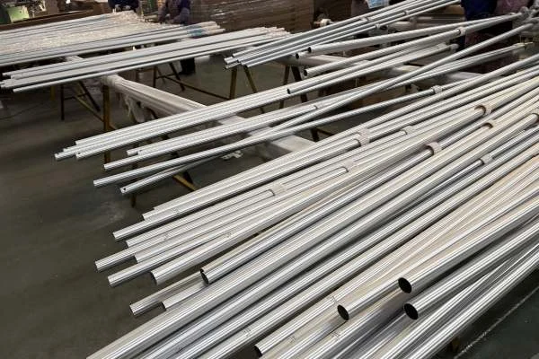 Point de fusion de l'aluminium : ce que les acheteurs de poteaux de piscine doivent savoir