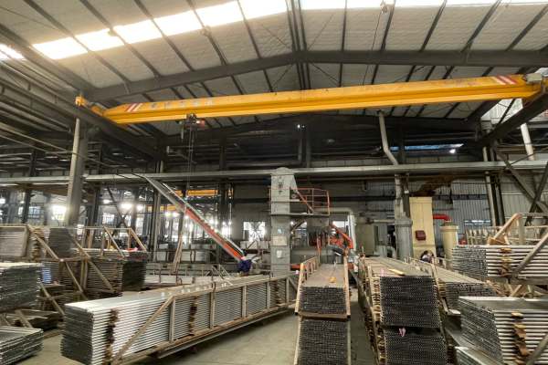 Poolpole Mass Production with Live Updates