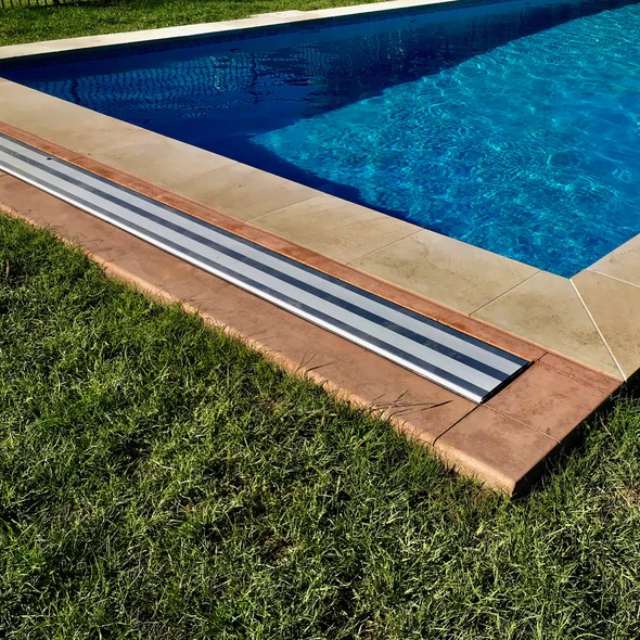 Hidden pool cover reel