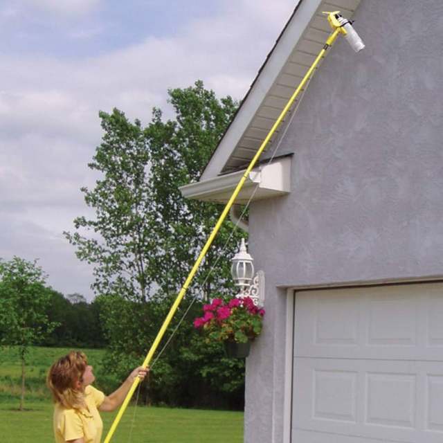 Long-reach spray can extension wand