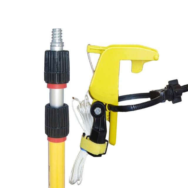 Universal spray can adapter extension rod