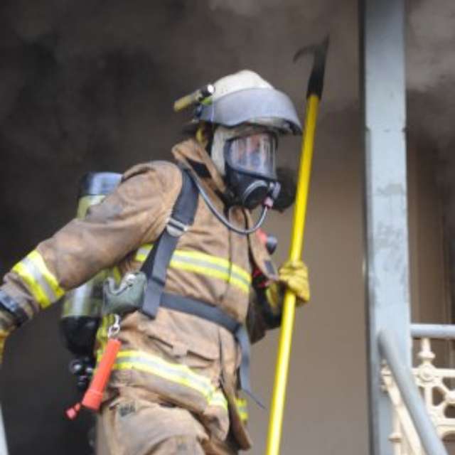 Firefighter pike pole