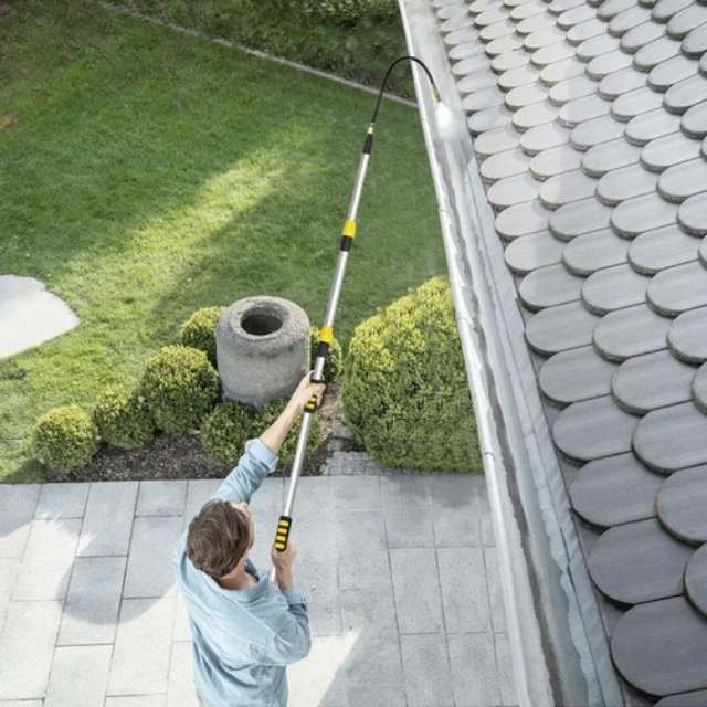 Garden hose extension pole