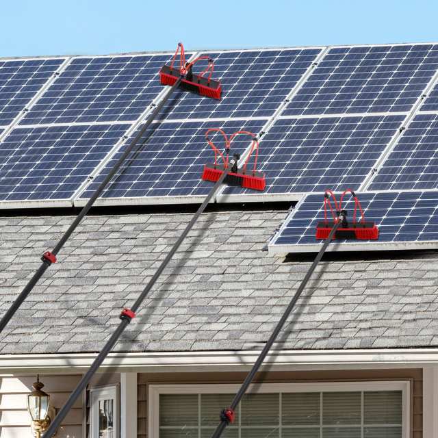Perche de nettoyage de panneaux solaires de 7,2 m (24 pi)
