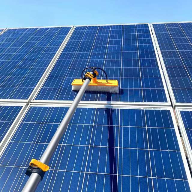 Perche de nettoyage de panneaux solaires de 11 mètres
