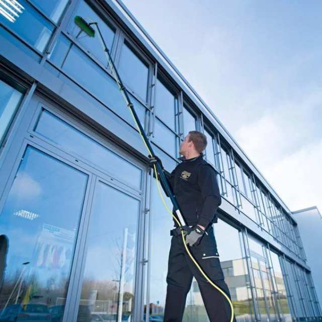 Professional window cleaning pole