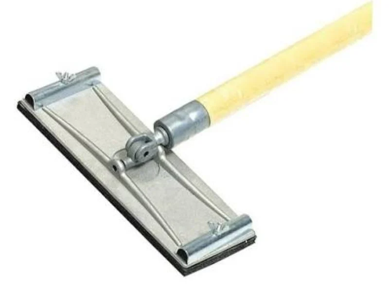 Stiff aluminum sanding pole beside a flexing repurposed paint handle