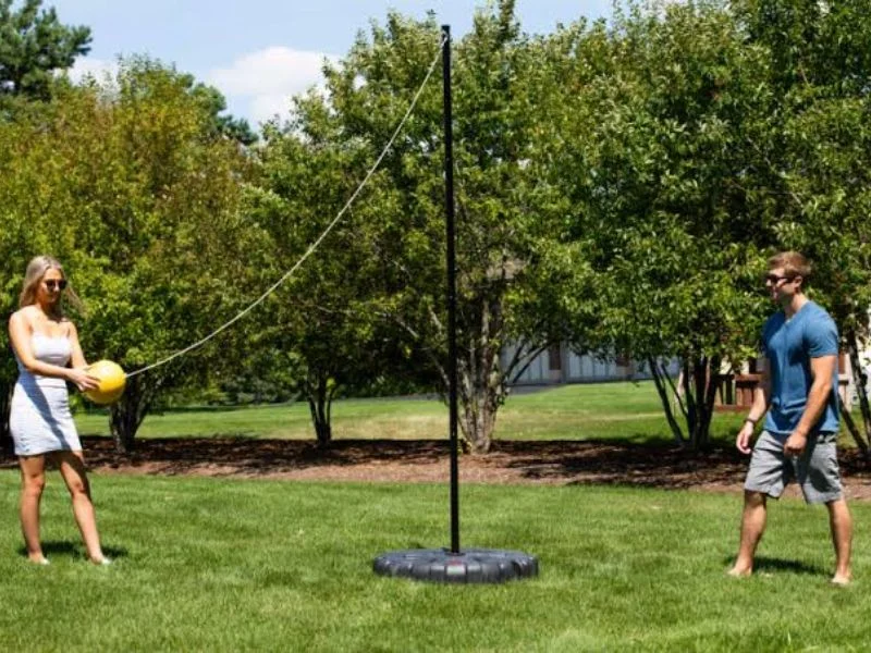 Top eye and rope attachment on a tetherball pole