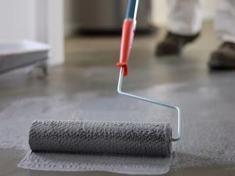Wet-grip texture on paint pole handle