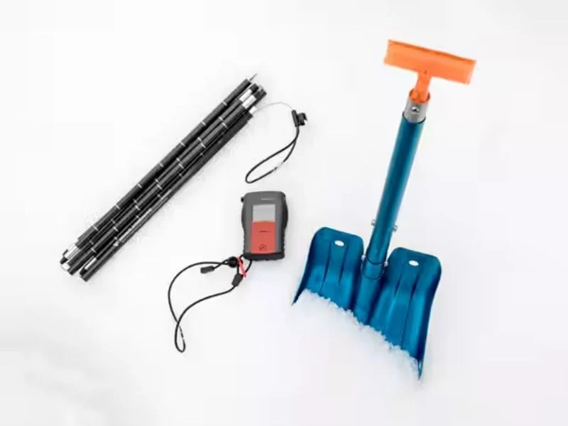 Probe packed beside shovel in rescue kit